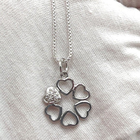 .925 Sterling Silver Heart Wreath Necklace with Cz Accents - Picture 7 of 15